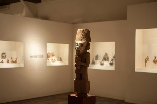 Lima in a Day: City Sightseeing Tour, Larco Museum and Magic Water Circuit - Miraflores first: Parque del Amor and the Huaca Pucllana contrast