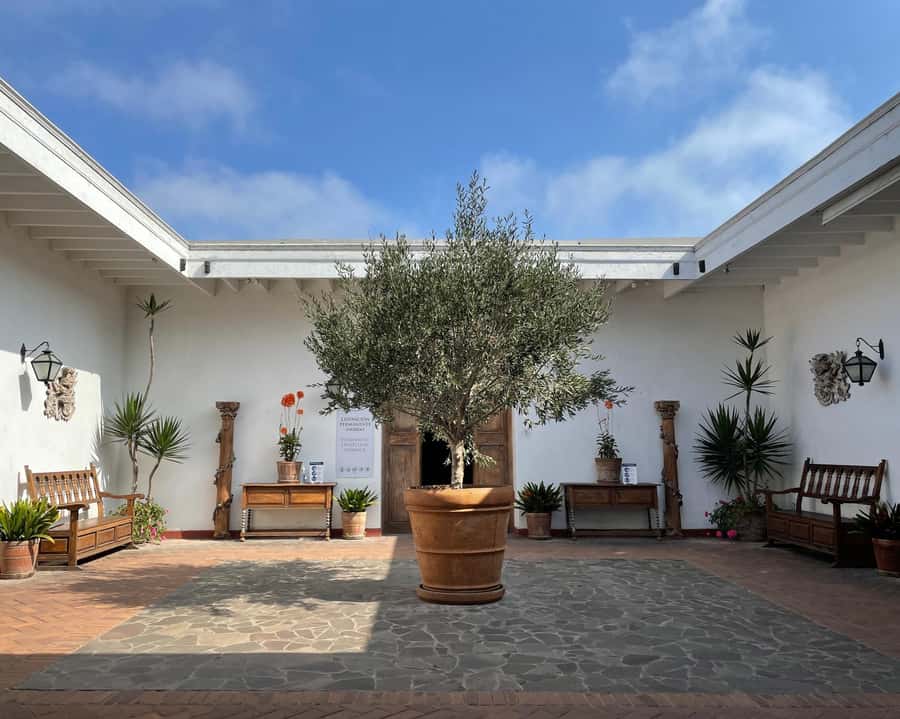 Lima: Larco Museum Entry Ticket - The 18th-century mansion and gardens: part museum, part reset button