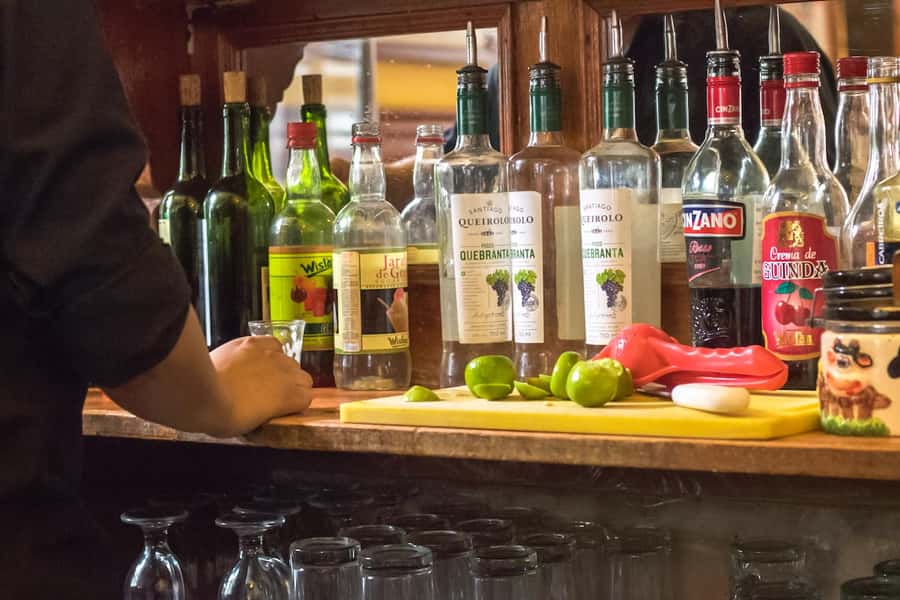 Lima: Lights, Pisco, and Fun Night Tour and Pisco Tasting - Traditional Bars and the Pisco Sour Stop