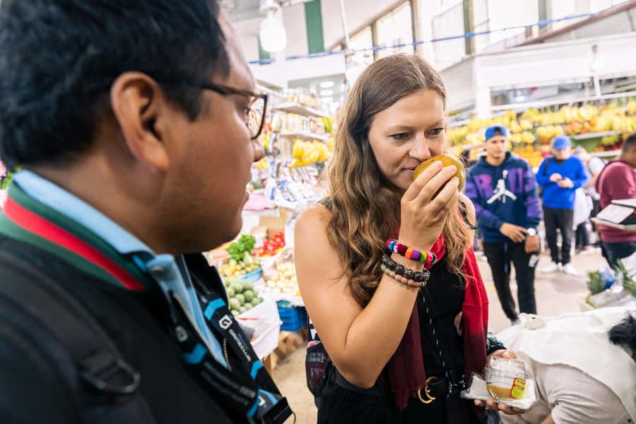 Lima: Miraflores Trending Flavors Half-Day Walking Tour - Maraparte Ceviche and Chilcano: Lemon, Onion, Corn, Chili, and Pisco