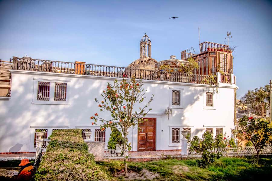 Lima: Pachacamac Ruins & Barranco Half-Day Guided Tour - Barranco first: Central Park, boulevard stroll, and the Bridge of Sighs