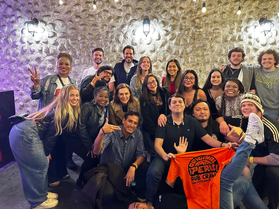 Lima: Party tour Fridays Barranco / Saturdays Miraflores - Meeting at Plaza Barranco and the orange-shirt guide system