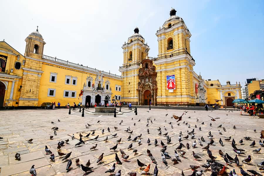 Lima: Private Classic City Tour - Government Palace at noon: the guard change moment