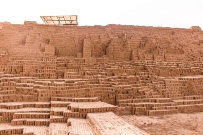 Lima: Private Tour to Huaca Pucllana and Huaca Mateo Salado - Huaca Pucllana in Miraflores: the adobe pyramid you can read