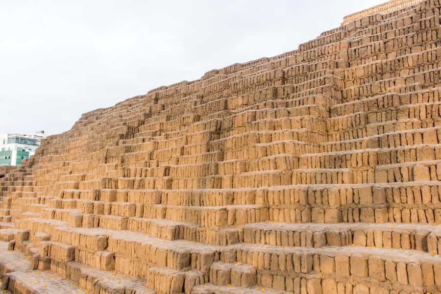 Lima: Private Tour to Huaca Pucllana and Huaca Mateo Salado - Your private guide, pickup zones, and the real-world pace