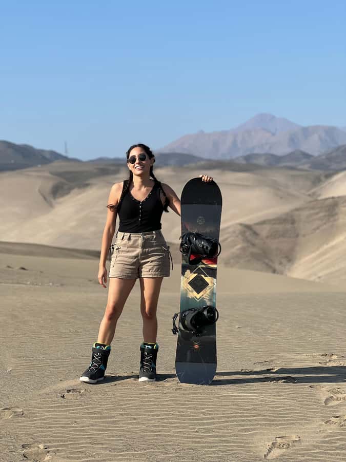 Lima: Sandboarding and Jeep Tour - From Lima pickup to the dunes: the 4x4 ride is part of the show