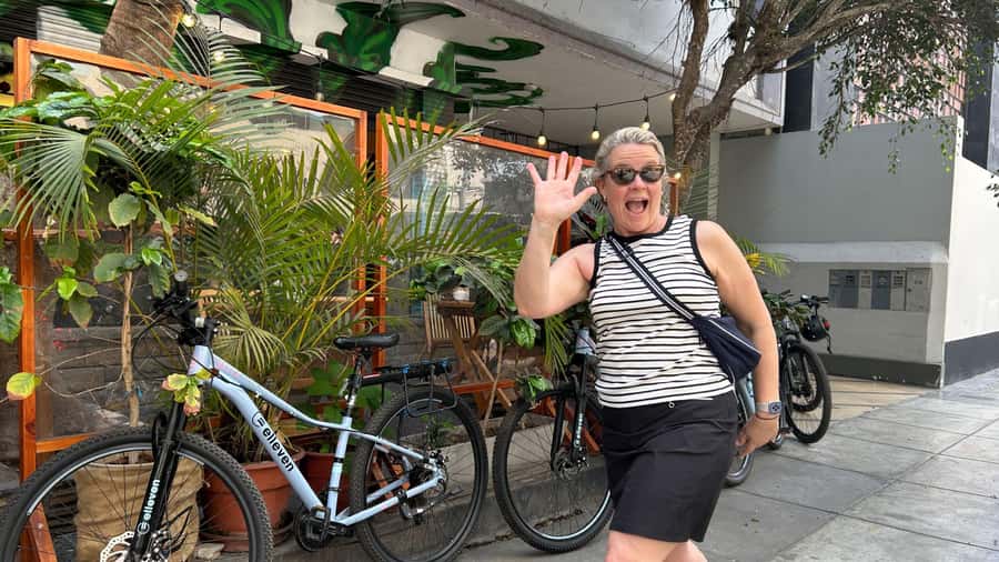 Lima: Sightseeing Bike Tour with Food and Drink Tastings - Pacing, group size, and the practical feel of 4 hours