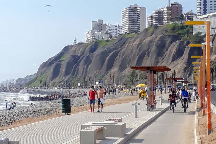 Lima: The Charm of Barranco & Pre Inca Pyramid in Miraflores - Faro de la Marina, Larcomar, and that well-timed break