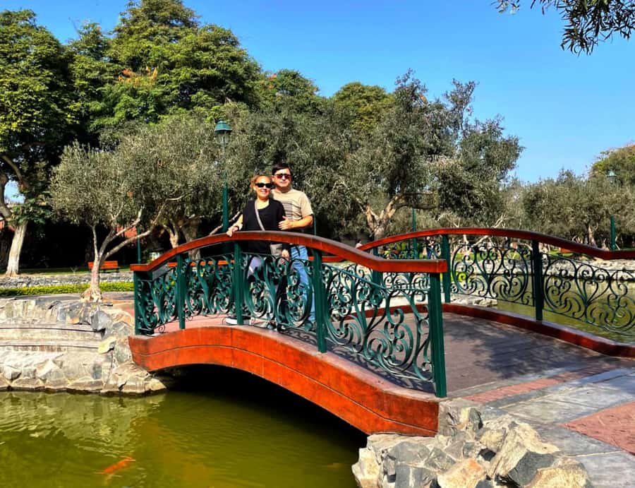 Lima: Tour in Miraflores, San Isidro, Barranco & Chorrillos - San Isidro: starting with El Olivar’s quiet olive grove