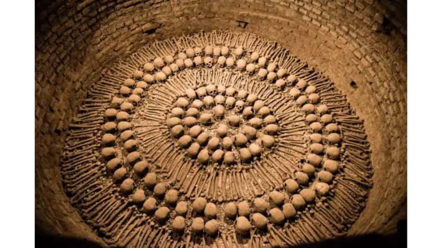 LIMA WALKING TOUR CATACOMBS FROM MIRAFLORES, HISTORICAL CENTER, WINES+BUS - Plaza San Martín: architecture first, and a clear starting line