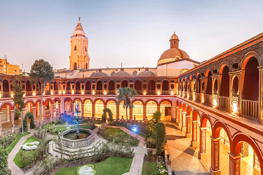 Lima: Water Magic Circuit, Downtown and Catacombs Night Tour - Who This Tour Is For (and Who Might Want to Skip It)