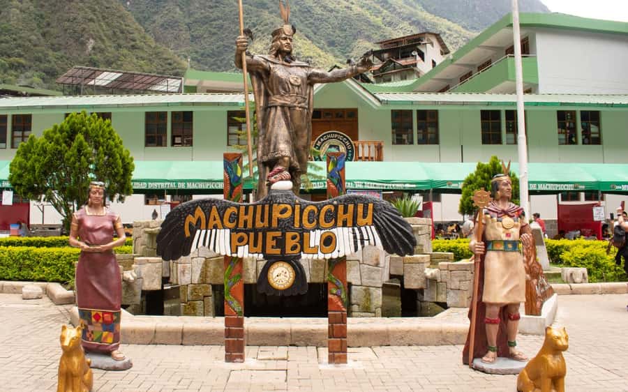 Machu Picchu: 1-day tour by Vistadome Observatory train - Lunch in Aguas Calientes: you’ll have time, but you’re on your own