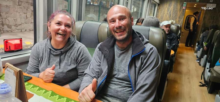 Machu Picchu: 1-day tour by Vistadome Panoramic train - Lunch and the traditional village break in Machu Picchu town