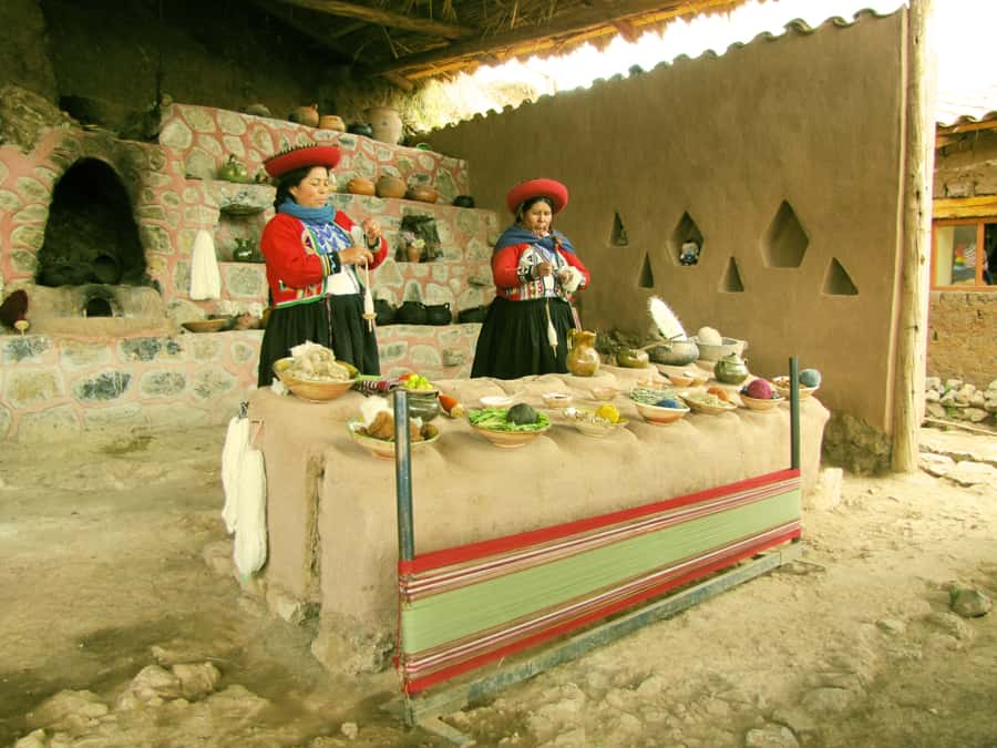Machu Picchu: Chinchero, Maras, Moray & Machu Picchu 2 days - Ollantaytambo ruins and the fortress-town feel