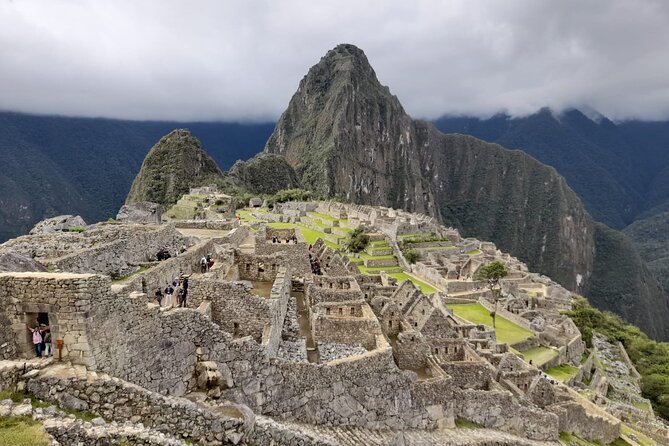 Machu Picchu Private Archaeological and Historical Guided Tour - The 3-Hour Machu Picchu Walk: Temples, Terraces, and the Intiwatana
