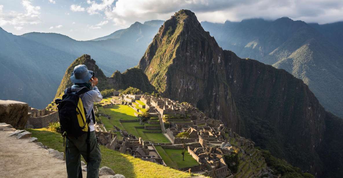 Machu Picchu: Private Full-Day Tour with Afternoon Entrance - The Train Ride to Aguas Calientes: Comfort With Window Views