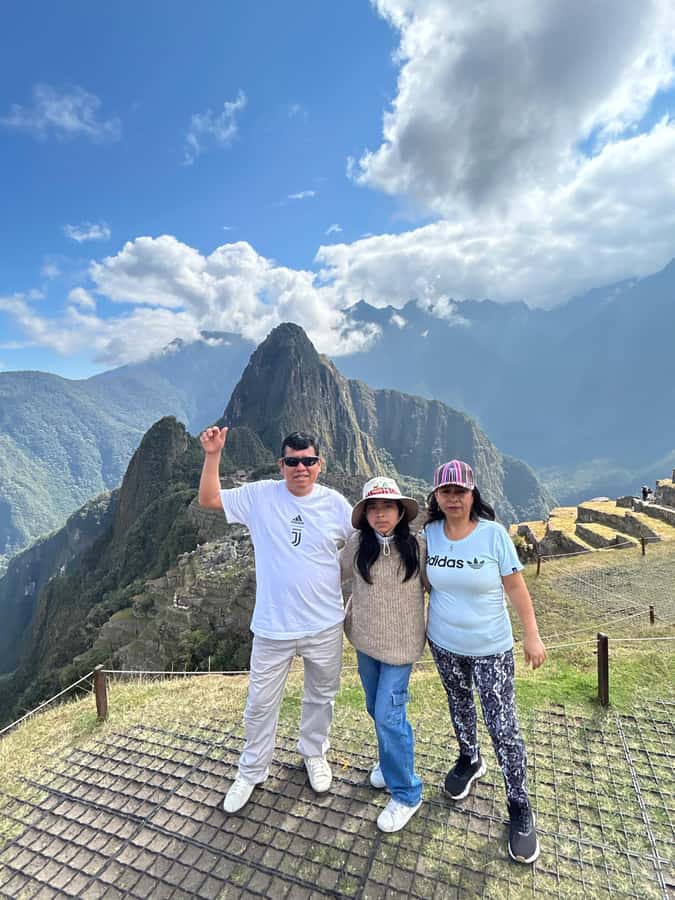 Machu Picchu: Private Tour Guide Service for up to 15 people - Choosing your circuit, verifying entry, and why it saves you stress