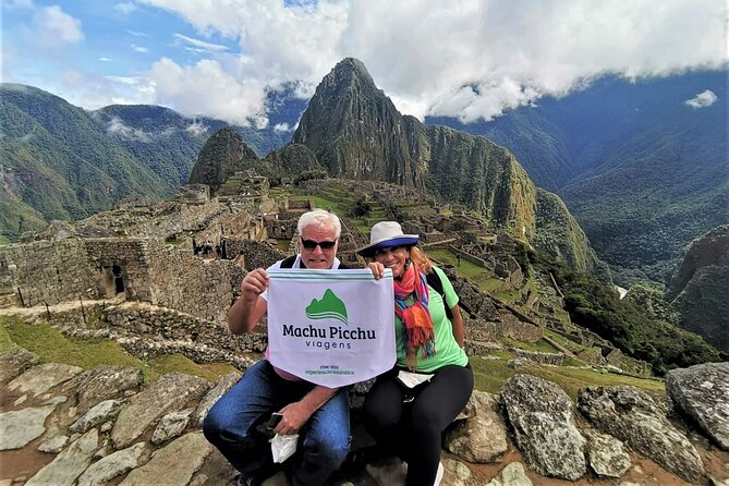 Machu Picchu & Sacred Valley 2-Day Tour - Guide language and group size: how to get the best experience