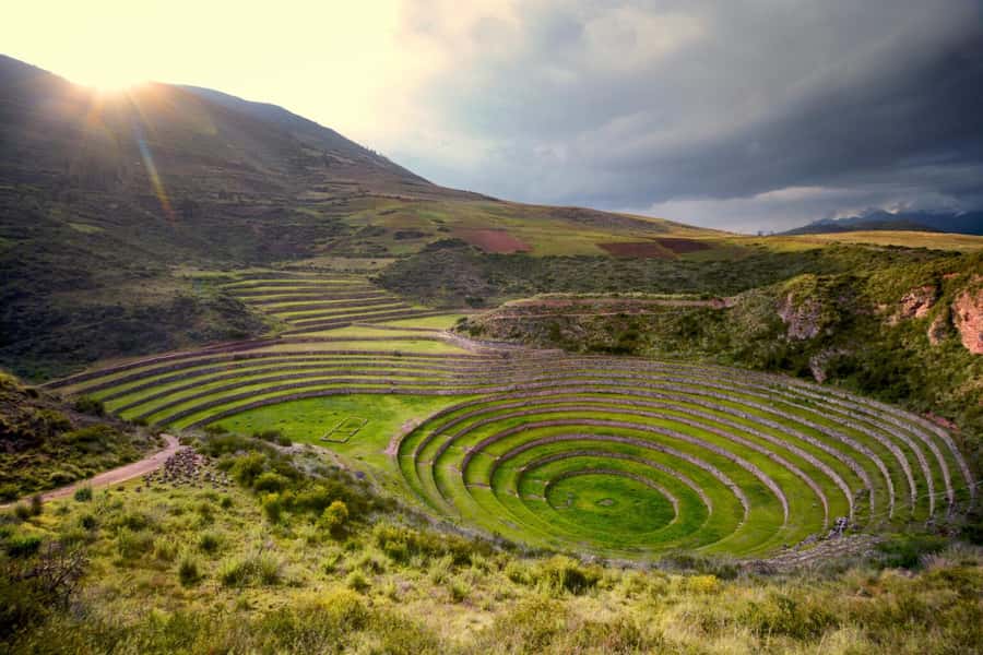 Maras Moray - The Chinchero textile stop: color, craft, and why it fits this day