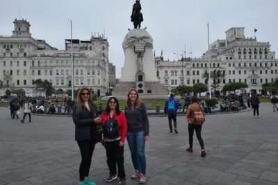 Modern and Colonial Lima City Tour. - Miraflores start: Love Park and a view that sets the mood