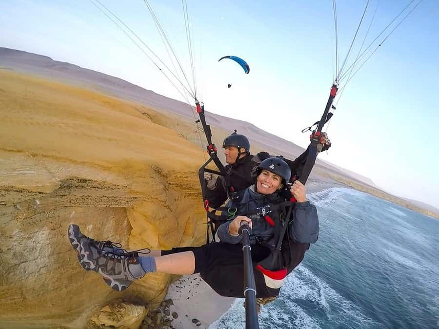 Paracas : Paragliding - Fly Like a Bird - Paragliding in Paracas: the calm you feel in the air