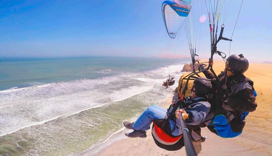 Paracas : Paragliding - Fly Like a Bird - Launch sites: how the staff chooses Cerro Maldito, Playa Supay, or La Catedral
