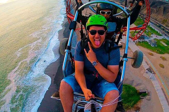Paragliding in Lima - Costa Verde - Safety, instructors, and the motor-assisted reality check