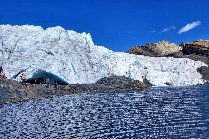 Pastoruri Glacier - The glacier walk to Pastoruri and lagoons: pace yourself at altitude