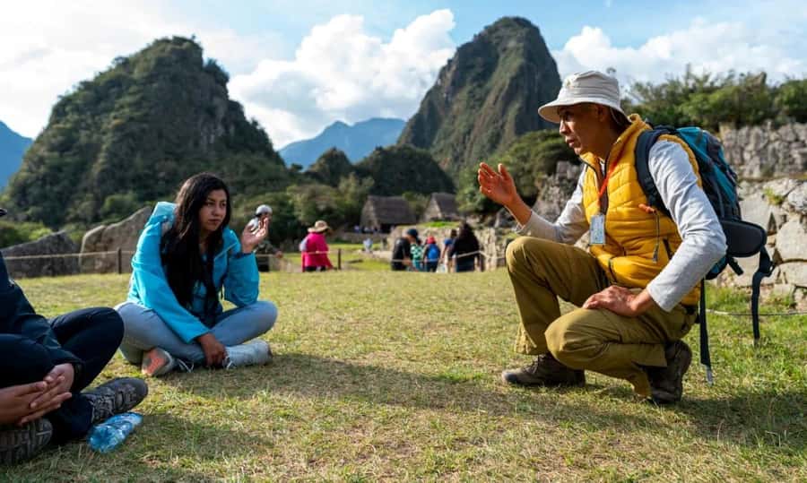 Private Guide in Machu Picchu for 3 Hours - Who should book this private 3-hour guide?