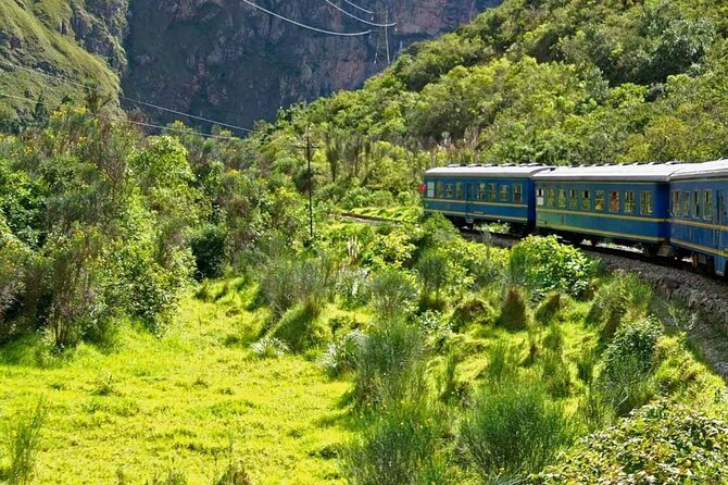 Private Machu Picchu 1 Day Tour from Poroy Cusco - The bus climb: getting to the gate on schedule