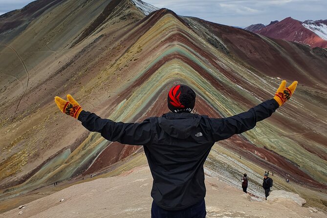 Private Rainbow Mountain Full Day Tour from Cusco - Cusipata breakfast, then the road to Hanchipata–Llama Chimpana