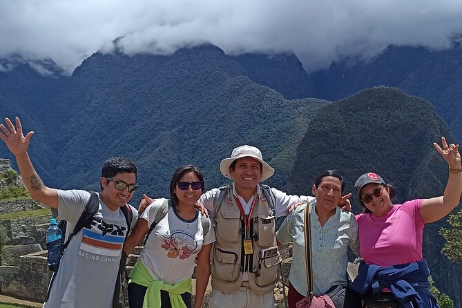 Private Tour Guide in Machupicchu from Aguas Calientes. - Meeting point and timing: where you start and how the day ends
