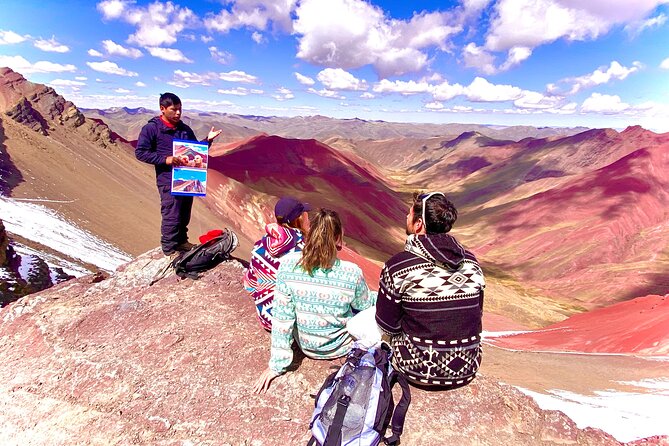 Private Tour Rainbow Mountain + Red Valley + LUNCH - Descending with the red terrain twice: why the route feels different