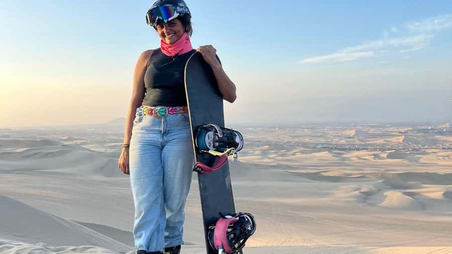 Pro Sanboarding or skiing in Huacachina from Lima - Day trip - Lunch inside Huacachina oasis: fuel without losing the vibe