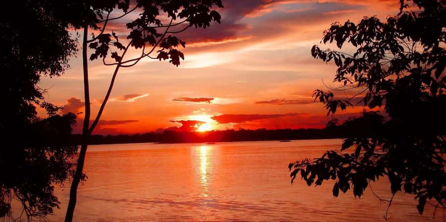 Puerto Maldonado: 3-hour sunset boat ride - Sliding down the Madre de Dios: moving into Tambopata National Reserve