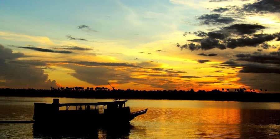 Puerto Maldonado: 3-hour sunset boat ride - Who this sunset boat trip is best for