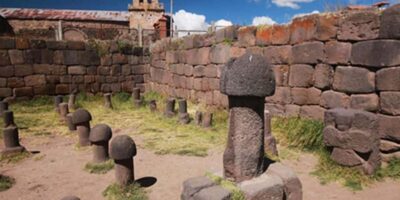 Puno: Chucuito, Aramu Muru, and Juli Day Trip - Chucuito and the Temple of Fertility: Lake Titicaca from a hilltop