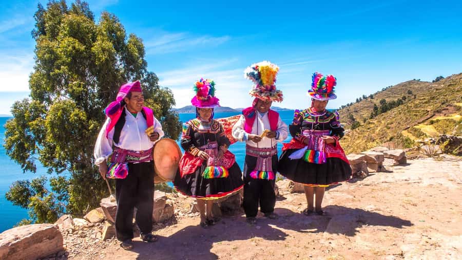 Puno: Lake Titicaca, Uros, and Taquile Full-Day Tour - Lake Titicaca by Speedboat: the day starts fast from Puno