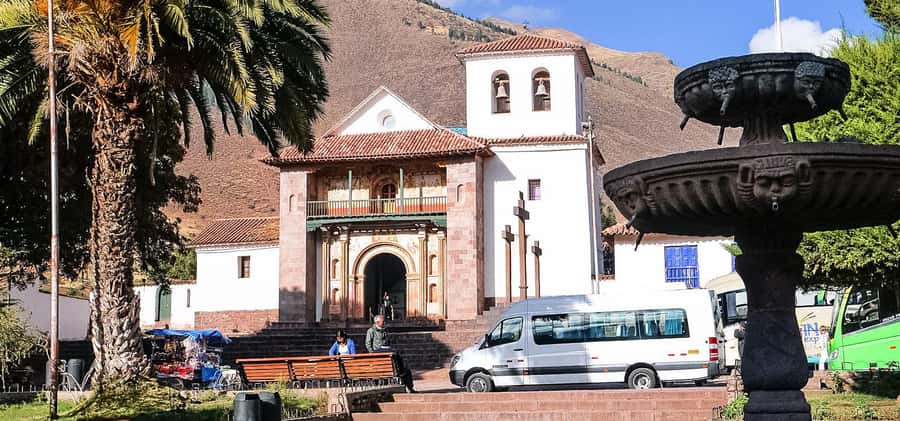 Puno: Route Of The Sun to Cusco with Lunch and Ticket Option - La Raya pass: your big photo moment above 4,300 meters