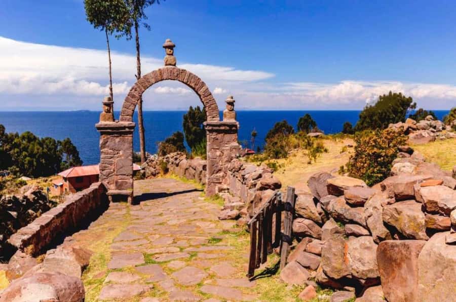 Puno: Two-day excursion to Uros, Amantani and Taquile - Amantani’s 1-hour walk to the village: the culture starts on your feet