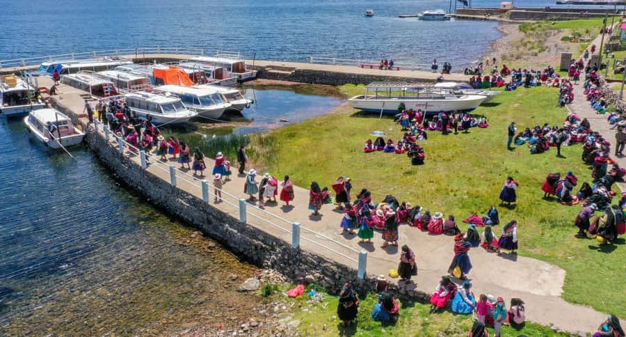 Puno: Uros and Taquile Islands Full-Day Tour with Lunch - Who should book this tour, and who should skip it