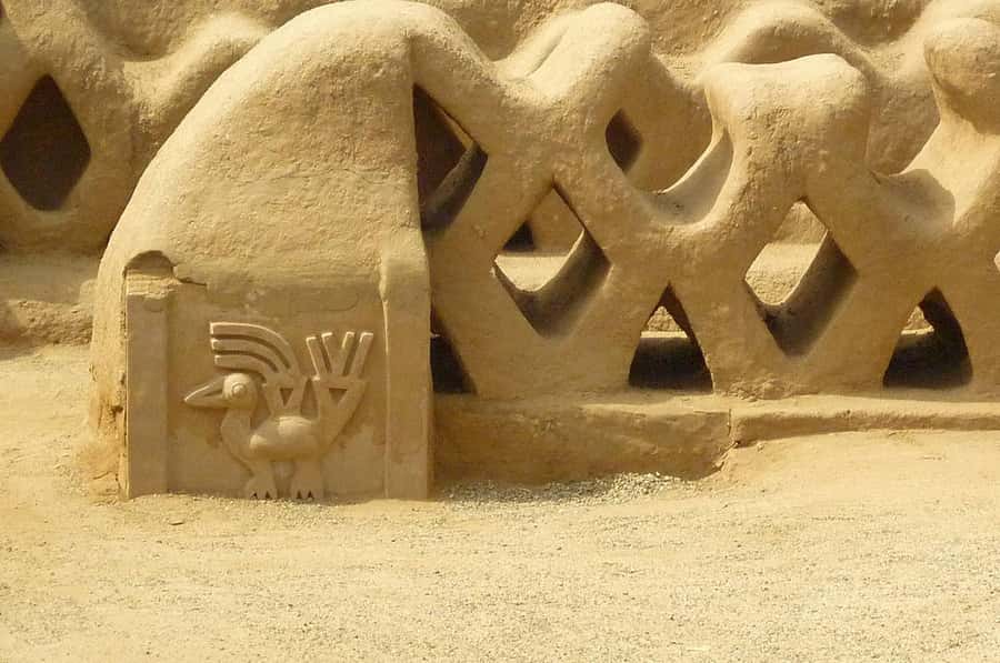 Pyramids of the Sun and the Moon, Huanchaco and Chan Chan - Guide Style, Pace, and Your Best Strategy
