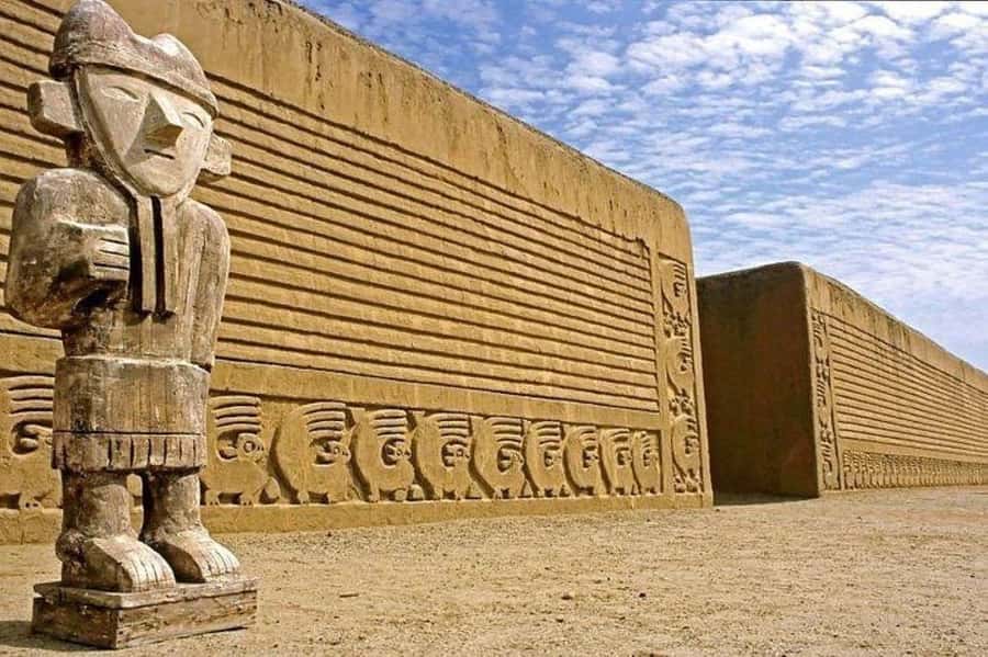 Pyramids of the Sun and the Moon, Huanchaco and Chan Chan - Pyramids of the Sun and Moon: What to Look For
