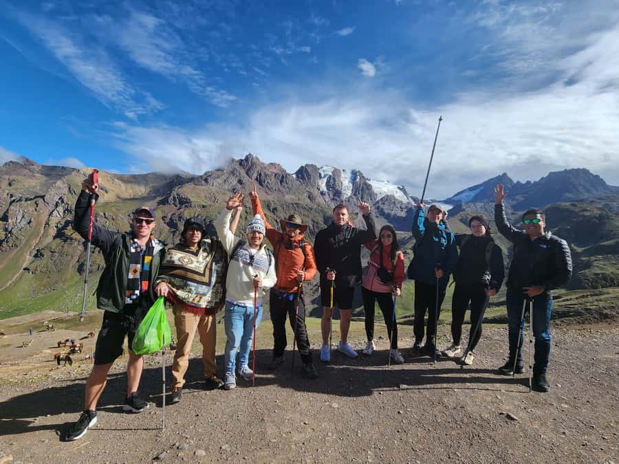 Rainbow Mountain Tour and optional visit to the Red Valley - What to bring: make the day easier on your body