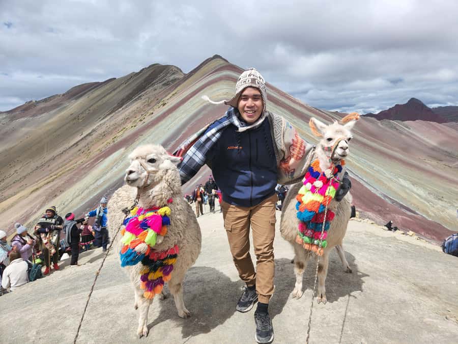 Rainbow Mountain Tour and optional visit to the Red Valley - Food on tour: two buffets that actually help you finish strong