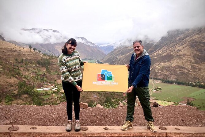 Sacred Valley of the Incas Tour with Moray & the Salt Mines - Urubamba lunch: a needed pause before the big ruins