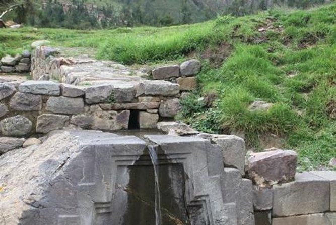 Sacred Valley Private Tour: Chinchero, Ollantaytambo and Pisaq - Ollantaytambo: The Valley Feel and the Stone-Logic