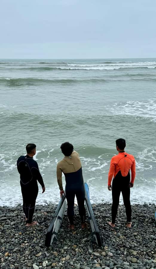 Surfing experience in Lima - Private group value: better attention in a short session