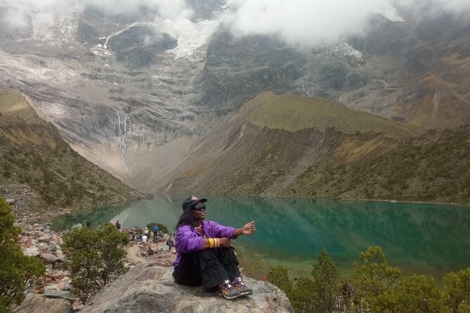 Tour to the HUMANTAY LAGOON from CUSCO - First-aid oxygen balloon and safety support that you can actually feel