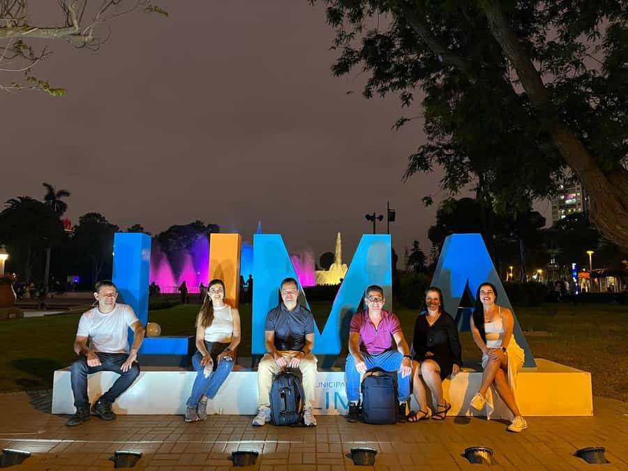 Tour to the magical water circuit with dinner and dance show - Guided time in Lima: getting your bearings fast